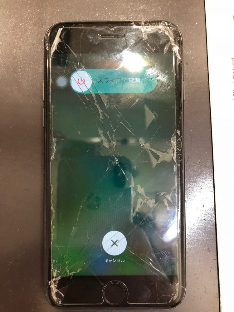 iPhone8　修理前　画像