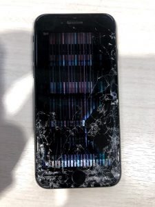 iPhone7　画面修理前