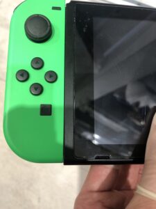 Nintendo Switchジョイコンレール修理前