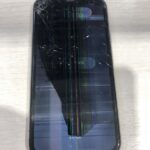 「iPhone XR」液漏れで画面が勝手にタッチされるのも修理可能？